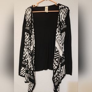 Woman's Faded Glory Cardigan Small, Black and White